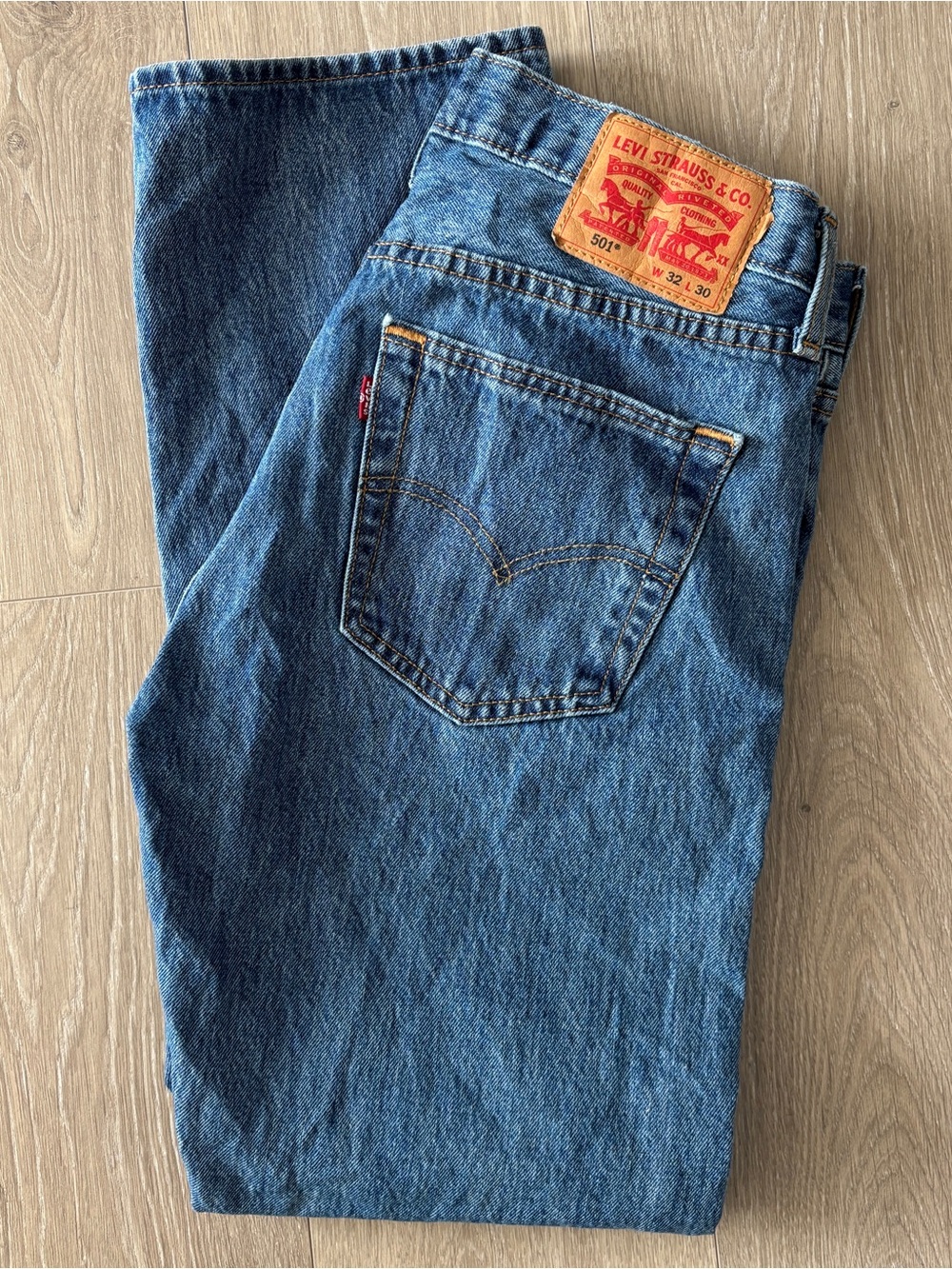 Levi 501 classic blue jeans